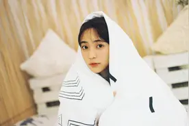 小说：赌徒爸爸欠了一屁股债，把校花女儿做抵押了，校霸怒了图片