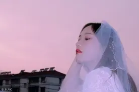 小说：男人总裁是一天的不想当了，只想跟小姑娘谈恋爱。图片