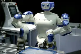 小说：一个男主播，大半夜进入凶宅跟它聊天，看呆了直播间众网友图片