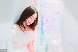 小说：女友要求三十万彩礼，他拿不出就得滚，身份曝光后她后悔了图片