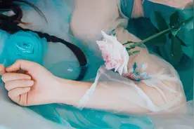 小说：成为大秦始皇帝，开局醒来，赵高前来喂药，喝还是不喝？图片