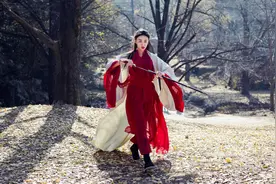 小说：呜呜呜呜好虐，我上辈子虾仁放火吗要这么虐我！图片