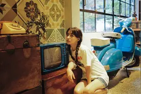 小说：酒吧美女老板有魅力，她的长相迷住了他，晚上又去找她了图片