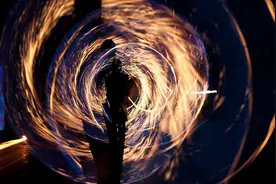 小说：用命敷龙蛋，小龙出生后叫我主人！？图片