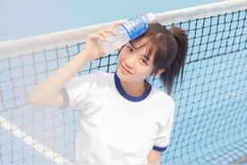 小说：小伙开兰博基尼摆地摊，漂亮妹纸排队过来搭讪图片