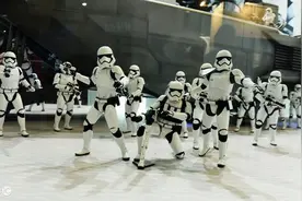 小说：末日打丧尸，这种定时炸药威力是C4的30倍，你要来上一发吗图片