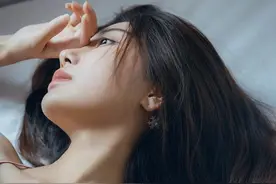 小说：人人猜测，她跟教官有不可告人的秘密，她的回答写在脸上图片