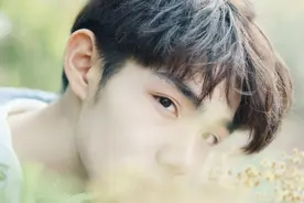 小说：萌宝把总裁认成亲爹，对他态度恶劣，却不知亲爹是总裁大哥图片