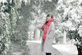 小说：总裁带着未婚妻参加聚会，朋友们都在问：这姑娘成年了吗？图片