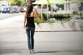 小说：人生三大错觉之一，她喜欢我。图片