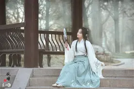 小说：她来了初潮腹痛难忍，冷面相公用手给她揉肚子缓解疼痛图片