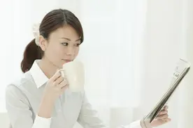 小说：痛失爱女，他把所有的爱倾注到养女身上图片