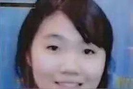 汕头青年女子走失，患精神分裂，穿粉色吊带裙、粉色睡裤，拿红色行李箱图片