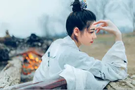 小说：惊，外卖员玩游戏惨遭雷劈，魂穿异界后成为高高在上的仙人图片