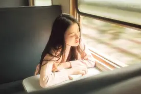 小说：枕头一对，被子一双，人也要青丝白首一生一起走呀！图片