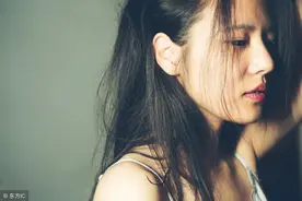 小说：妻子被陌生人搭讪加微信，看我吃醋删掉对方微信：小心眼儿图片