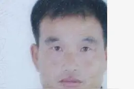 阜阳青年男子走失，术后精神异常，右胳膊截肢，身上绑有纱布图片