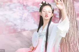 小说：三师兄有事外出，自己被迫独自参加交流会，看到一个大法宝图片
