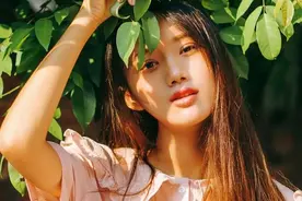 小说：为了卖出古典内衣，小伙雇几百个美女上街，到内衣店试穿图片