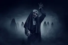 小说：他和妹妹在荒山行走，马上要到目的地时遇到群狼攻击图片