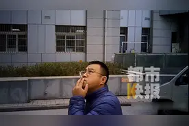 西安最严禁烟令实行月余 西安市部分公共场所仍有抽烟者