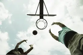 小说：篮球球童随手一颗三分球，惊呆金牌教练：直接进冠军预选队图片