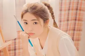 小说：美女班花前来串门，兄弟们立马给我创造了二人独处的空间。图片