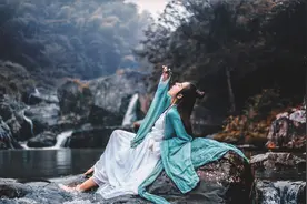 小说：他只是个杂货店老板，散修联盟却将令牌送上门：请您入会图片