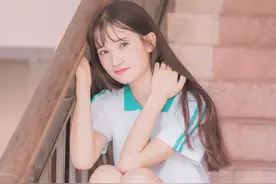 故事：同学为他省钱点便宜菜，却被服务员鄙视，还叫来了经理图片