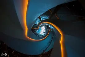 小说：愣着干什么呢？坐上来啊！图片