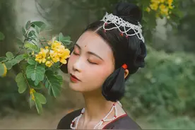 小说：美女当众给孩子喂奶，丈夫不爽，她的一句话使他哑口无言图片