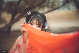 小说：前夫将前妻送进疯人院，一脚碾碎她的十指：我来给你送请帖图片