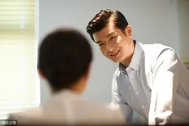 小说：被村里寡嫂欺负，穷小子一朝亮出身份，对方怂得上门道歉图片