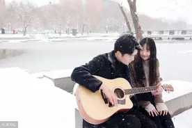 小说：贫穷少女转入贵族学校受人轻视，用考试成绩狠狠打脸图片