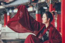 小说：小伙一顿饭吃下数人合抱的烤蜈蚣，打个嗝都能喷出浓郁能量图片