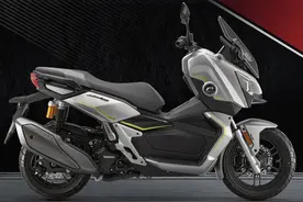 新车｜售价15999元/入门跨界风格踏板，钱江QJMOTOR鸿250ADV上市图片