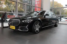 迈巴赫S级实拍：搭载3.0T直列六缸引擎，配负离子发生器，真香图片