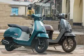 复古小踏板怎么选：济南铃木US125对比五羊-本田F125竞争分析图片