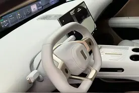 椭圆方向盘＋带鱼屏只是开胃菜！最科技的阿维塔来了？图片