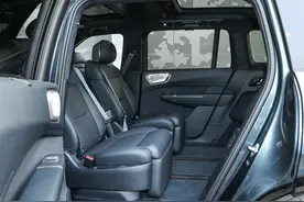 真2+2+2大六座，旋转座椅+三零座舱，配置啥都有，这SUV真带劲！图片