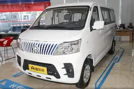 长安睿行EM60新车型上市，侧滑门，6/7座布局，续航270km图片