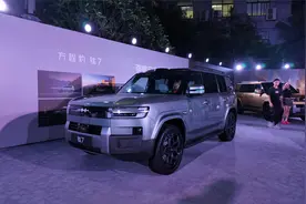 方程豹钛7上市，17.98万起售，大五座SUV还配无人机