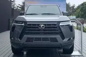 2024款雷克萨斯GX即将上市，搭载3.5T V6双涡轮增压发动机图片