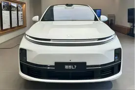 理想L7评测：远程控制较实用，“大床模式”体验感更好图片