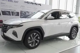 现代就是听劝 直接换装8AT的途胜L 到底哪个版本更值得买呢？