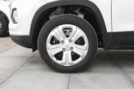 配1.5L发动机，车长4220mm，轴距为2550mm，宝骏510实力如何？图片