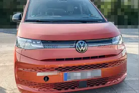 中控采用悬浮式液晶屏，新款大众迈特威测试谍照曝光图片