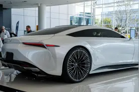 2026款雷克萨斯ES亮相！颜值高、动力强，你心动了吗？