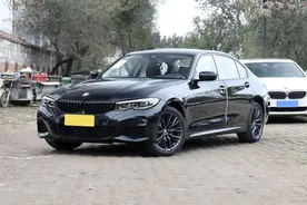 试驾宝马325Li M运动曜夜套装，轴距2961mm，动力足够颜值高图片