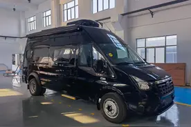 不要床！定制版商旅福特全顺房车，超大商务办公区+后置独立厨卫图片